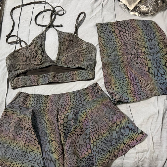 iHeartRaves Other - iHeartRaves Iridescent Viper Print Festival Set